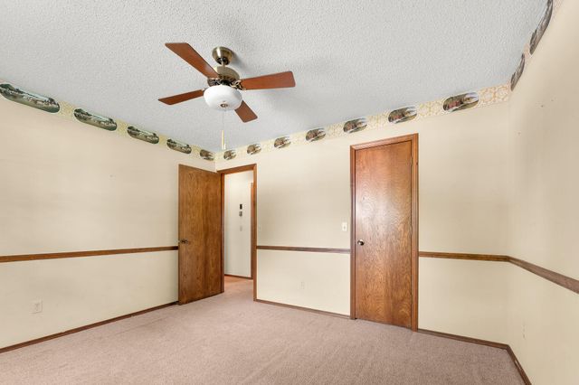 3237 S Kings Avenue, Springfield, MO 65807