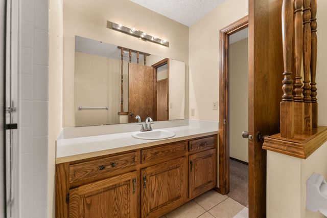 3237 S Kings Avenue, Springfield, MO 65807