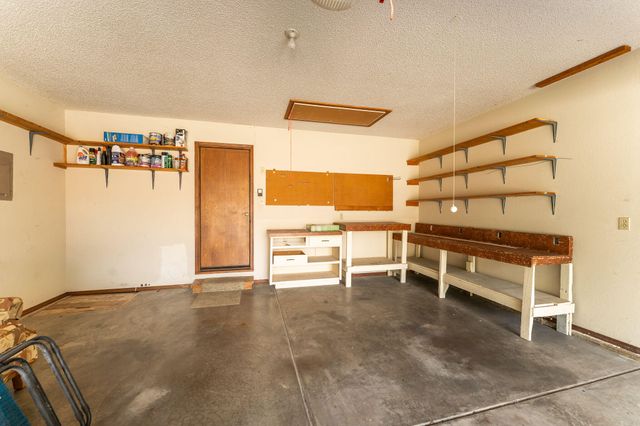 3237 S Kings Avenue, Springfield, MO 65807
