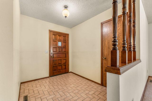 3237 S Kings Avenue, Springfield, MO 65807