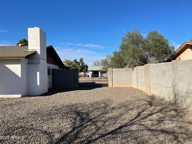 1009 W MICHELLE Drive, Phoenix, AZ 85023