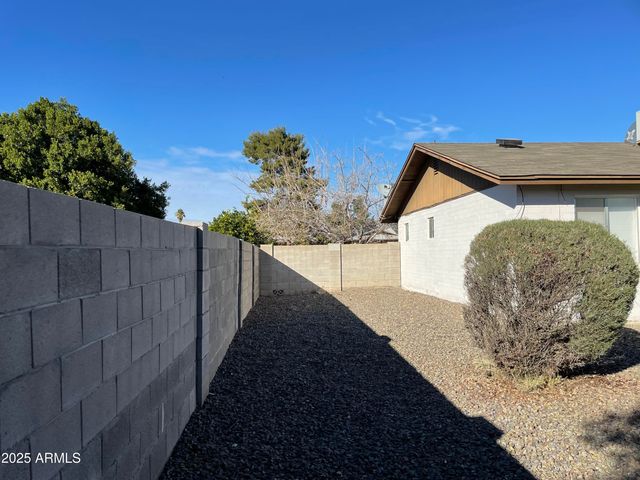 1009 W MICHELLE Drive, Phoenix, AZ 85023