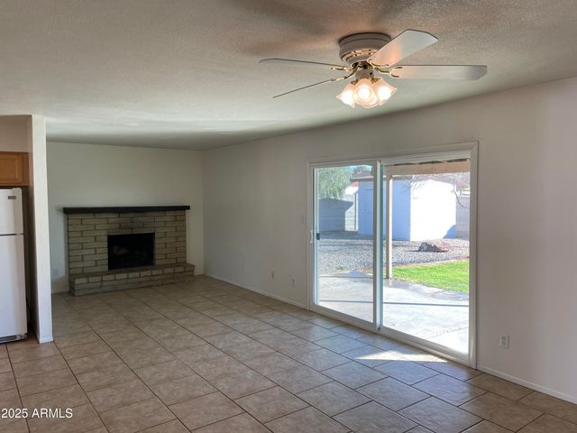 1009 W MICHELLE Drive, Phoenix, AZ 85023
