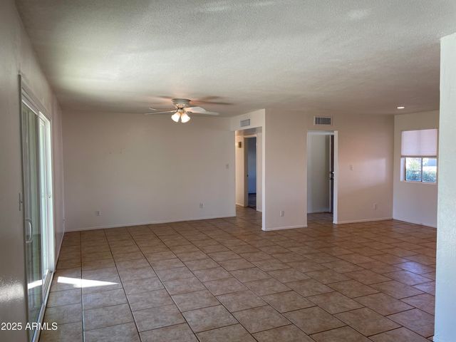 1009 W MICHELLE Drive, Phoenix, AZ 85023