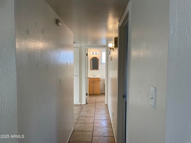 1009 W MICHELLE Drive, Phoenix, AZ 85023