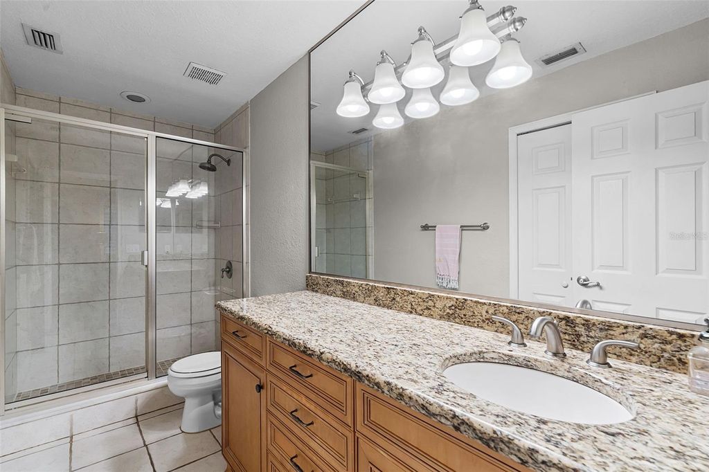 Image 13 of property listing at 538 W PAR STREET 538, Orlando, FL 32804