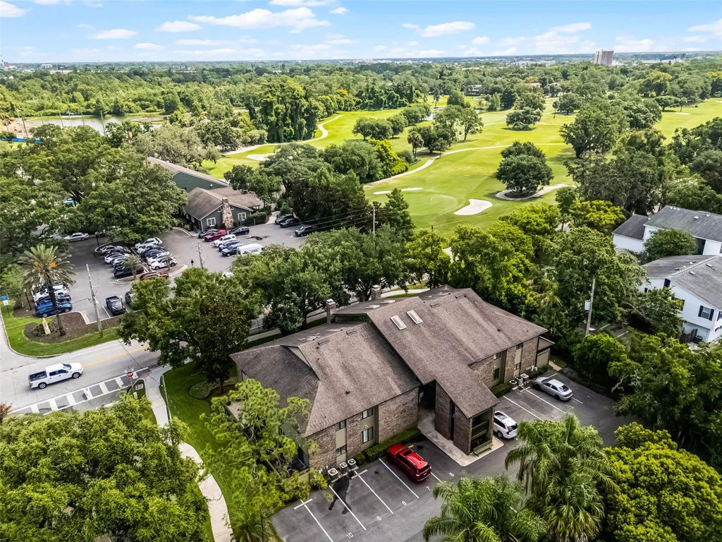 Image 18 of property listing at 538 W PAR STREET 538, Orlando, FL 32804