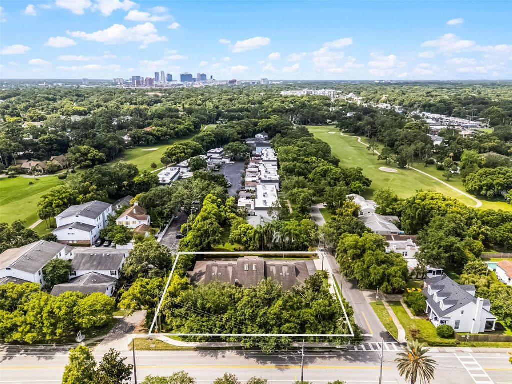 Image 19 of property listing at 538 W PAR STREET 538, Orlando, FL 32804
