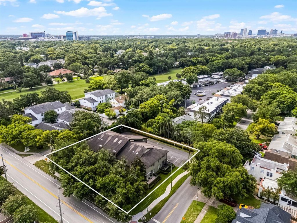 Image 20 of property listing at 538 W PAR STREET 538, Orlando, FL 32804