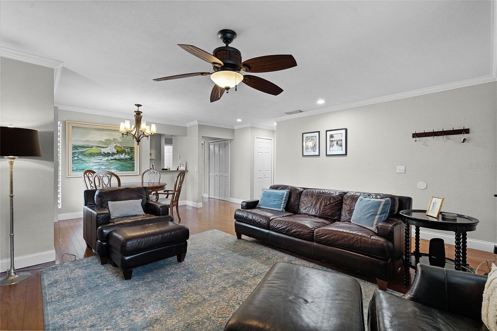 Image 6 of property listing at 538 W PAR STREET 538, Orlando, FL 32804