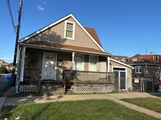 9610 S Escanaba Avenue, Chicago, IL 60617