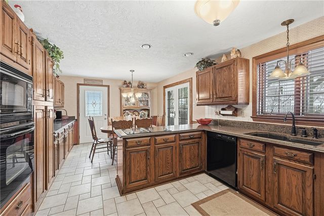 17 Grant Cir, South Fayette, PA 15057