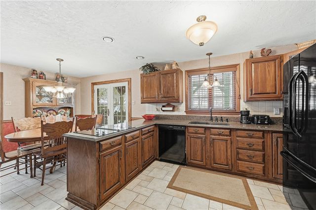 17 Grant Cir, South Fayette, PA 15057