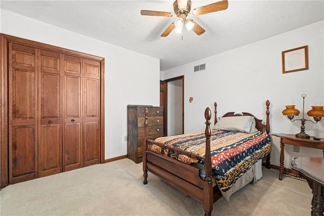 17 Grant Cir, South Fayette, PA 15057