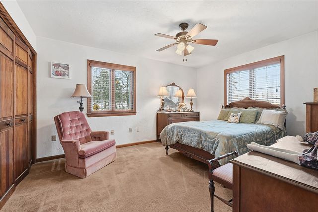 17 Grant Cir, South Fayette, PA 15057