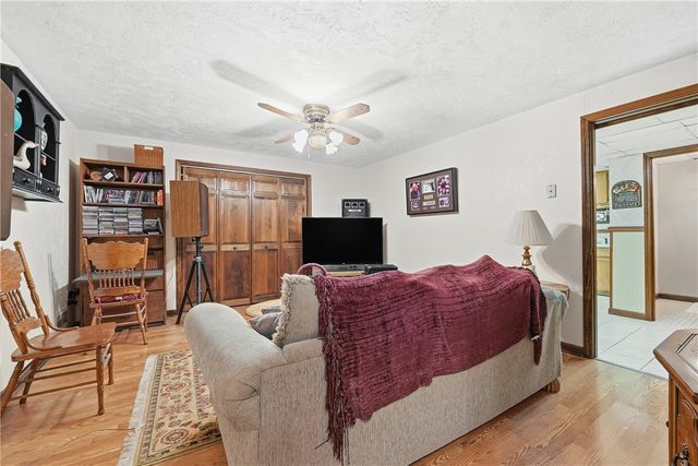 17 Grant Cir, South Fayette, PA 15057