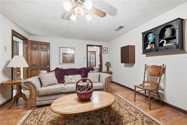 17 Grant Cir, South Fayette, PA 15057