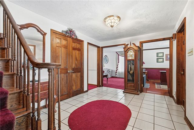 17 Grant Cir, South Fayette, PA 15057