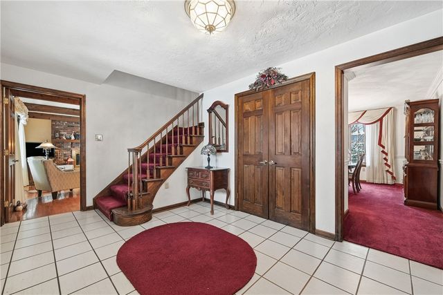 17 Grant Cir, South Fayette, PA 15057