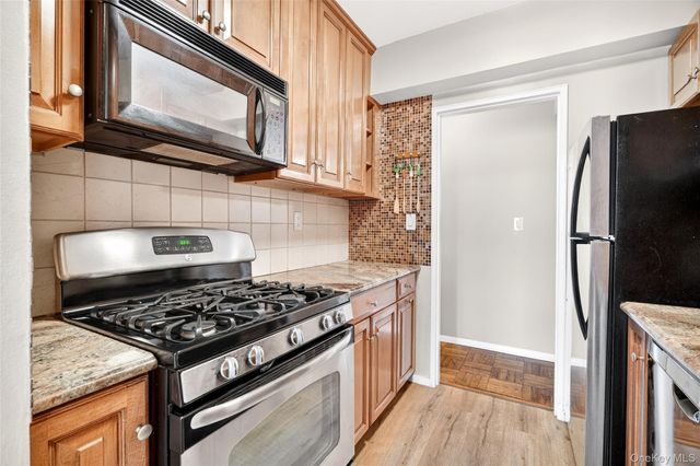 360 Westchester Avenue 122, Port Chester, NY 10573