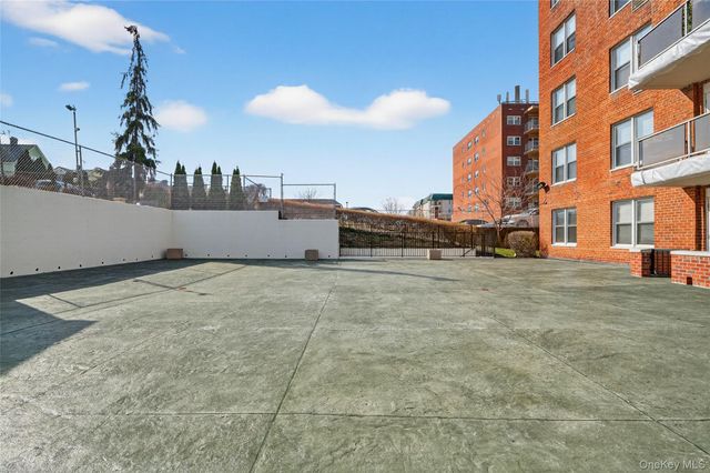 360 Westchester Avenue 122, Port Chester, NY 10573