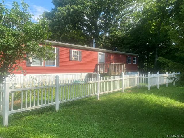 318 Modena Country Club Trail, Gardiner, NY 12525