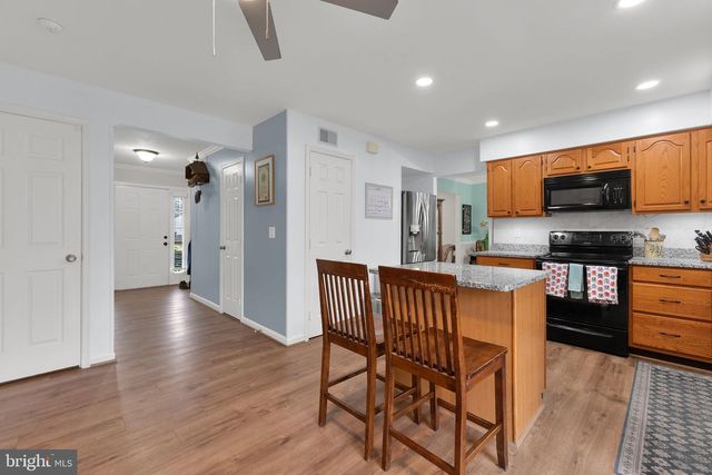 15728 BEAU RIDGE DR, Woodbridge, VA 22193