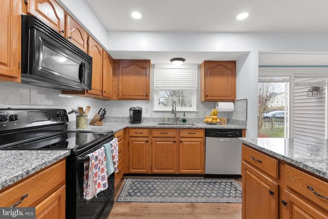 15728 BEAU RIDGE DR, Woodbridge, VA 22193