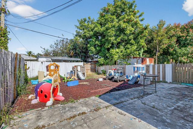 4963 Elmhurst Road, West Palm Beach, FL 33417