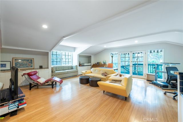 11446 Amanda Drive, Studio City, CA 91604
