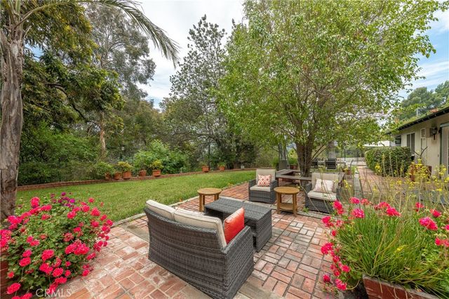 11446 Amanda Drive, Studio City, CA 91604