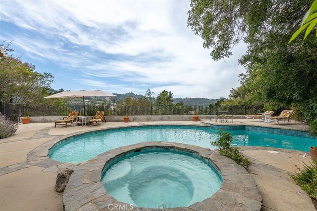 11446 Amanda Drive, Studio City, CA 91604