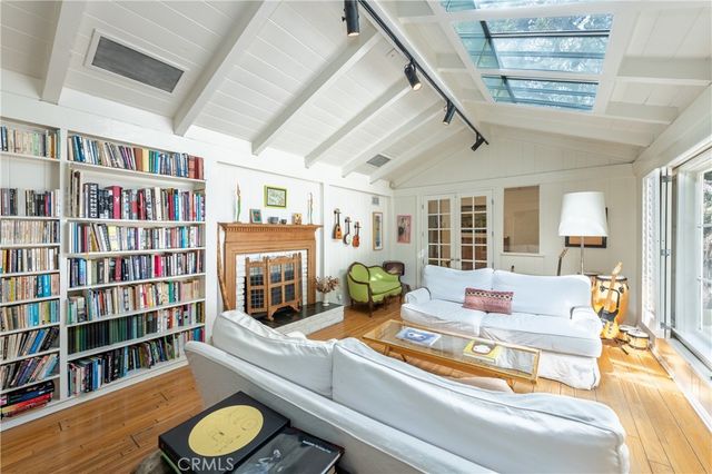 11446 Amanda Drive, Studio City, CA 91604