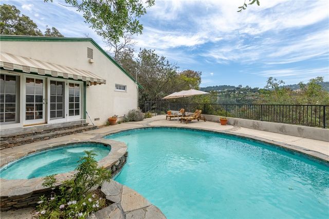 11446 Amanda Drive, Studio City, CA 91604