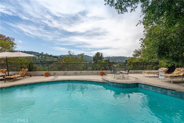 11446 Amanda Drive, Studio City, CA 91604