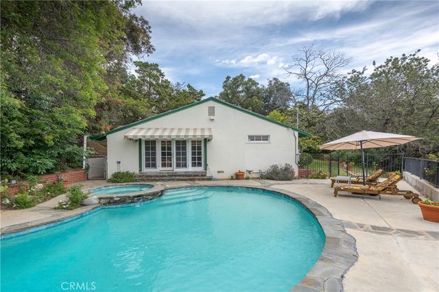11446 Amanda Drive, Studio City, CA 91604