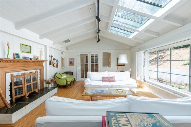11446 Amanda Drive, Studio City, CA 91604