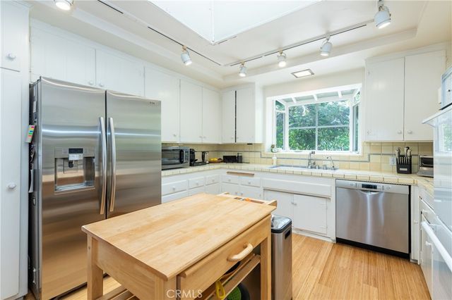 11446 Amanda Drive, Studio City, CA 91604