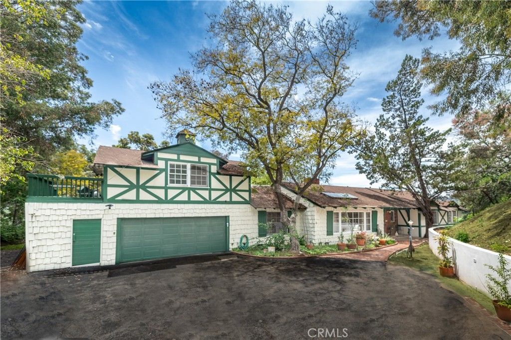11446 Amanda Drive, Studio City, CA 91604