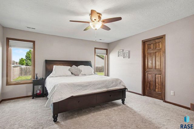 5800 W Yukon Trl Trail, Sioux Falls, SD 57107