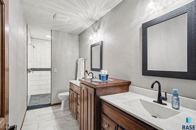 5800 W Yukon Trl Trail, Sioux Falls, SD 57107