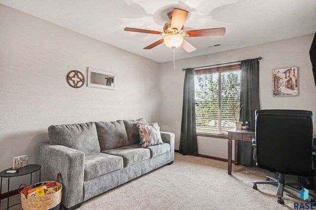 5800 W Yukon Trl Trail, Sioux Falls, SD 57107