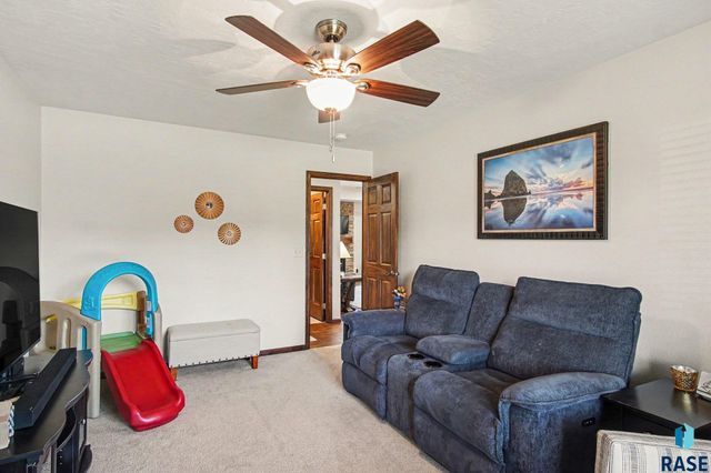 5800 W Yukon Trl Trail, Sioux Falls, SD 57107