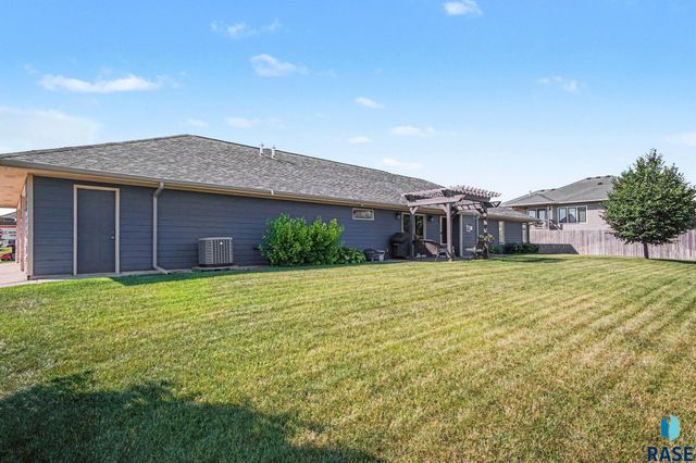 5800 W Yukon Trl Trail, Sioux Falls, SD 57107
