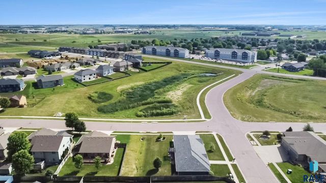 5800 W Yukon Trl Trail, Sioux Falls, SD 57107