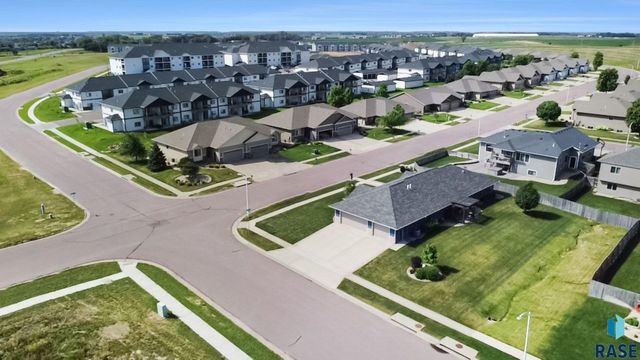 5800 W Yukon Trl Trail, Sioux Falls, SD 57107