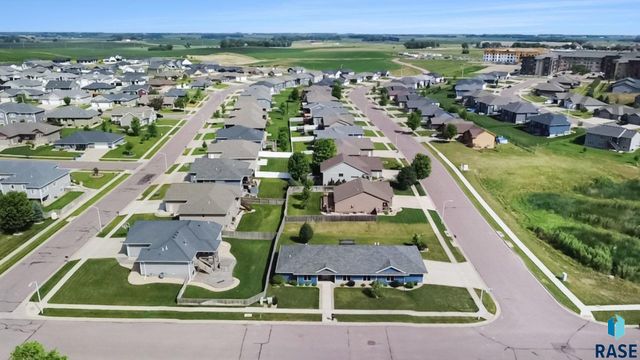 5800 W Yukon Trl Trail, Sioux Falls, SD 57107