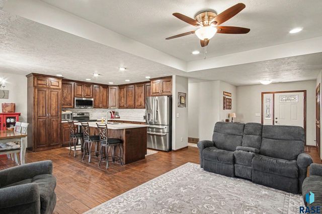 5800 W Yukon Trl Trail, Sioux Falls, SD 57107