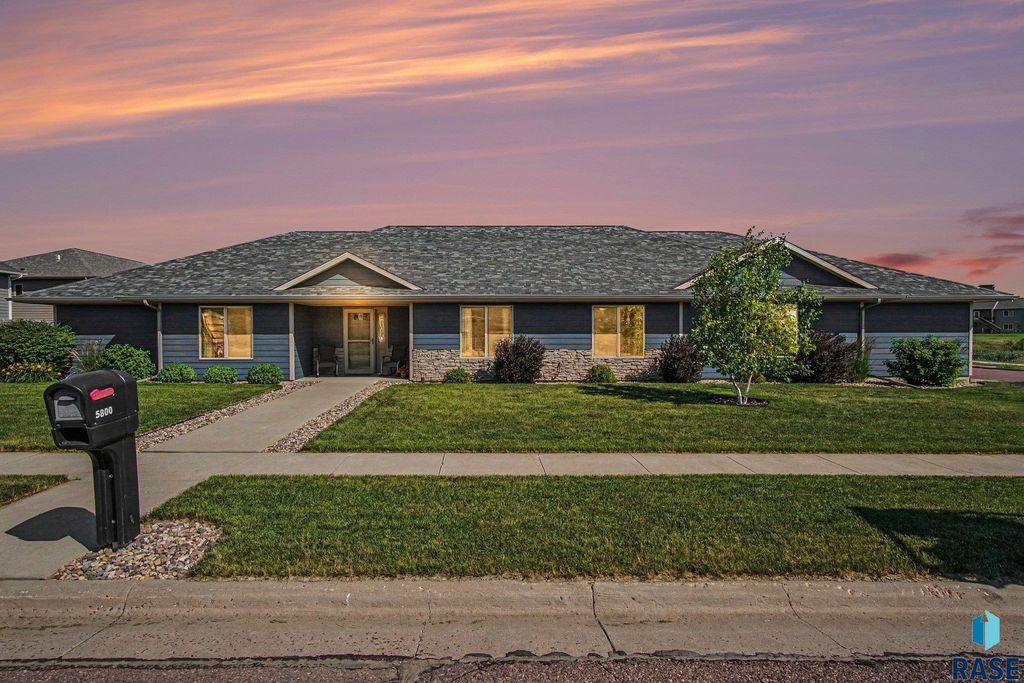 5800 W Yukon Trl Trail, Sioux Falls, SD 57107