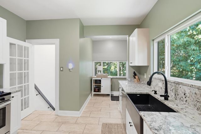 5575 Stewart Avenue, Columbia Twp, OH 45227